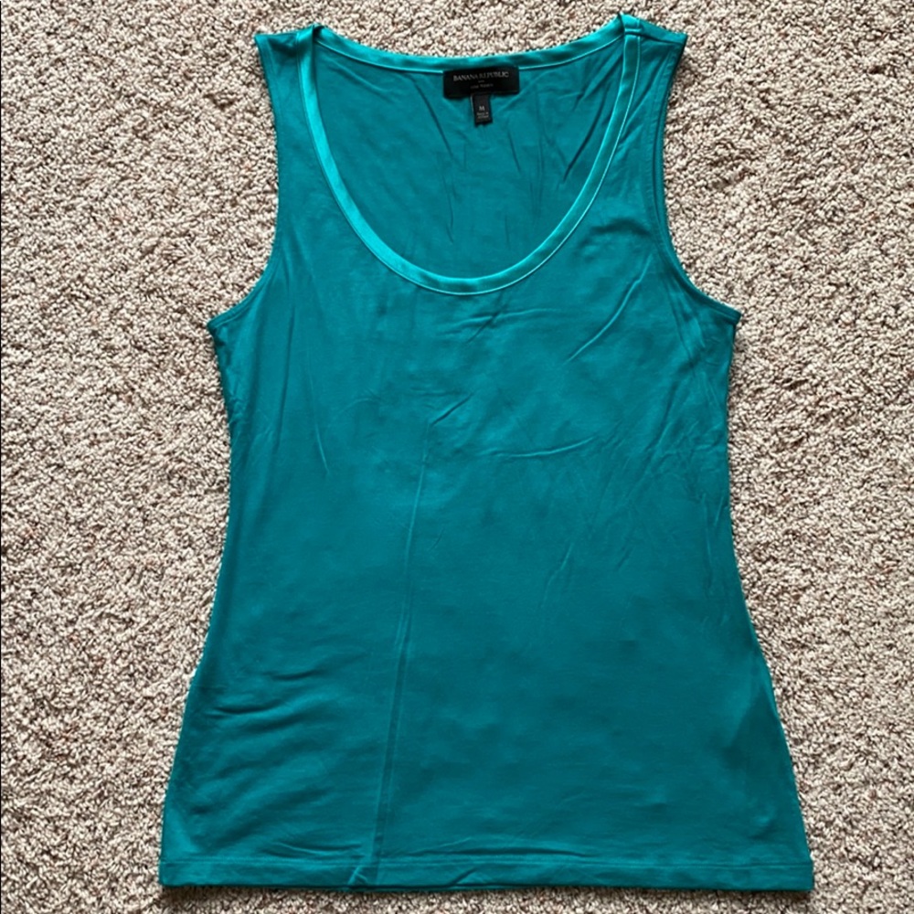 NWOT Women’s Banana Republic Tank Top Size Medium